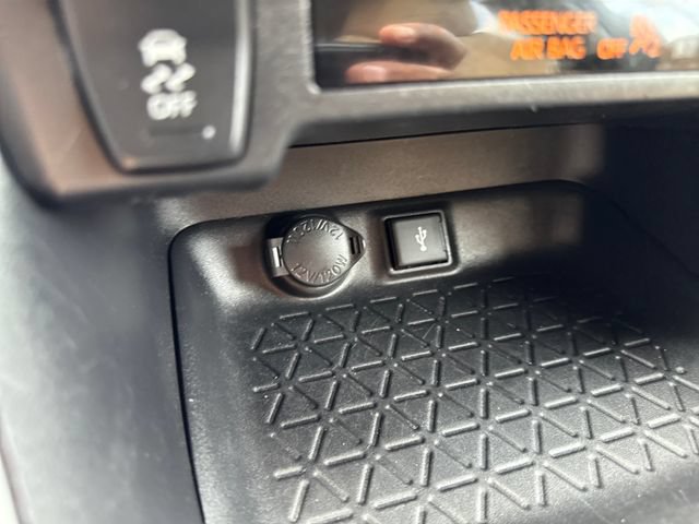 Used 2022 Toyota RAV4 LE AWD/4WD image 33