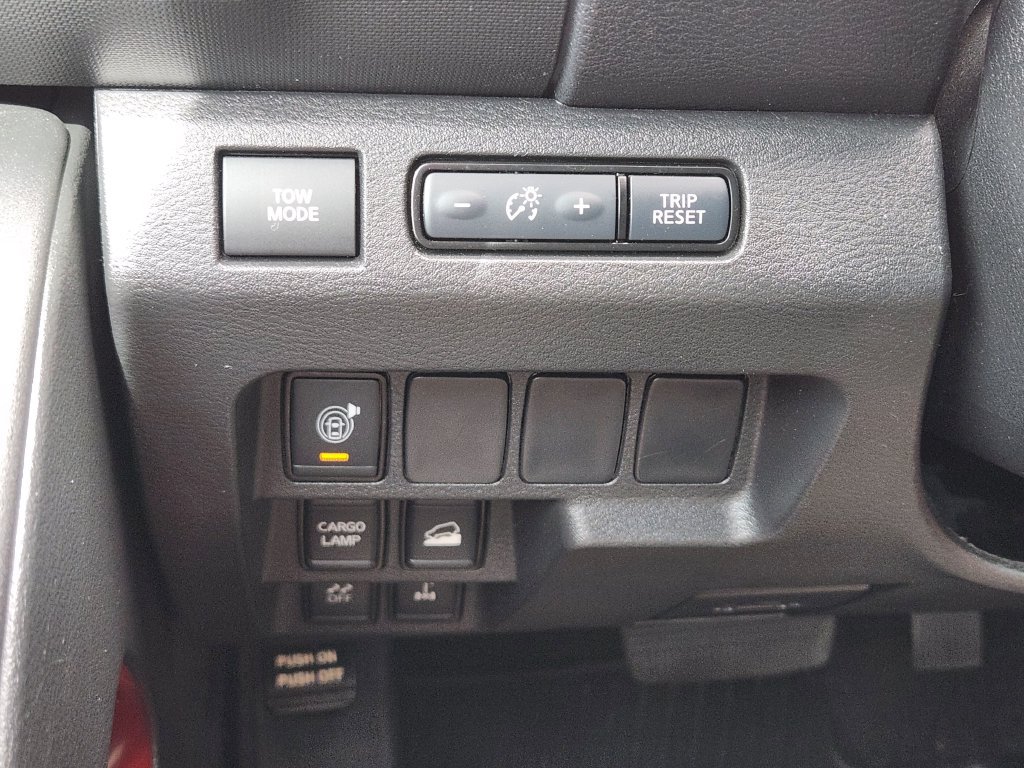 Used 2024 Nissan Frontier PRO-4X w/ Technology Package AWD/4WD image 27