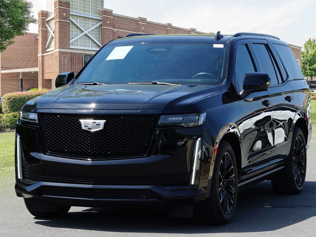 Used 2022 Cadillac Escalade Sport Platinum w/ LPO, ONYX Package image 4