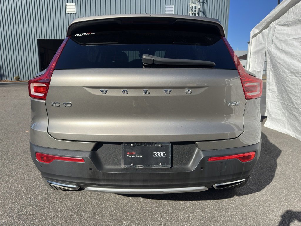 Used 2020 Volvo XC40 T4 Inscription image 5