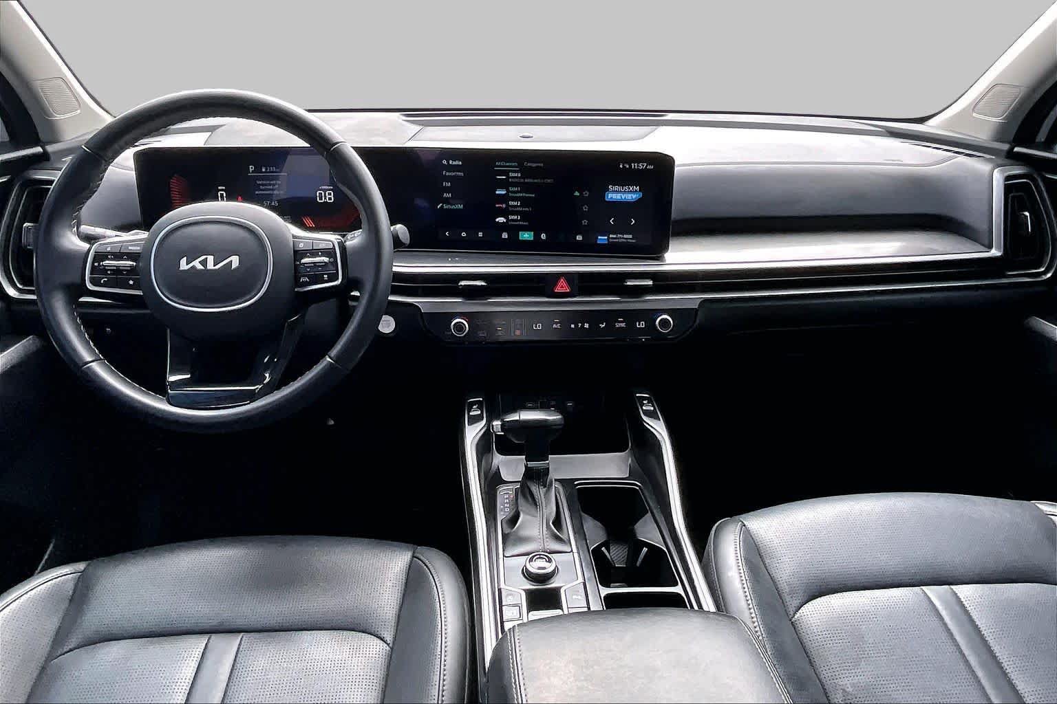 Certified 2025 Kia Sorento EX w/ Panoramic Sunroof Package FWD image 16