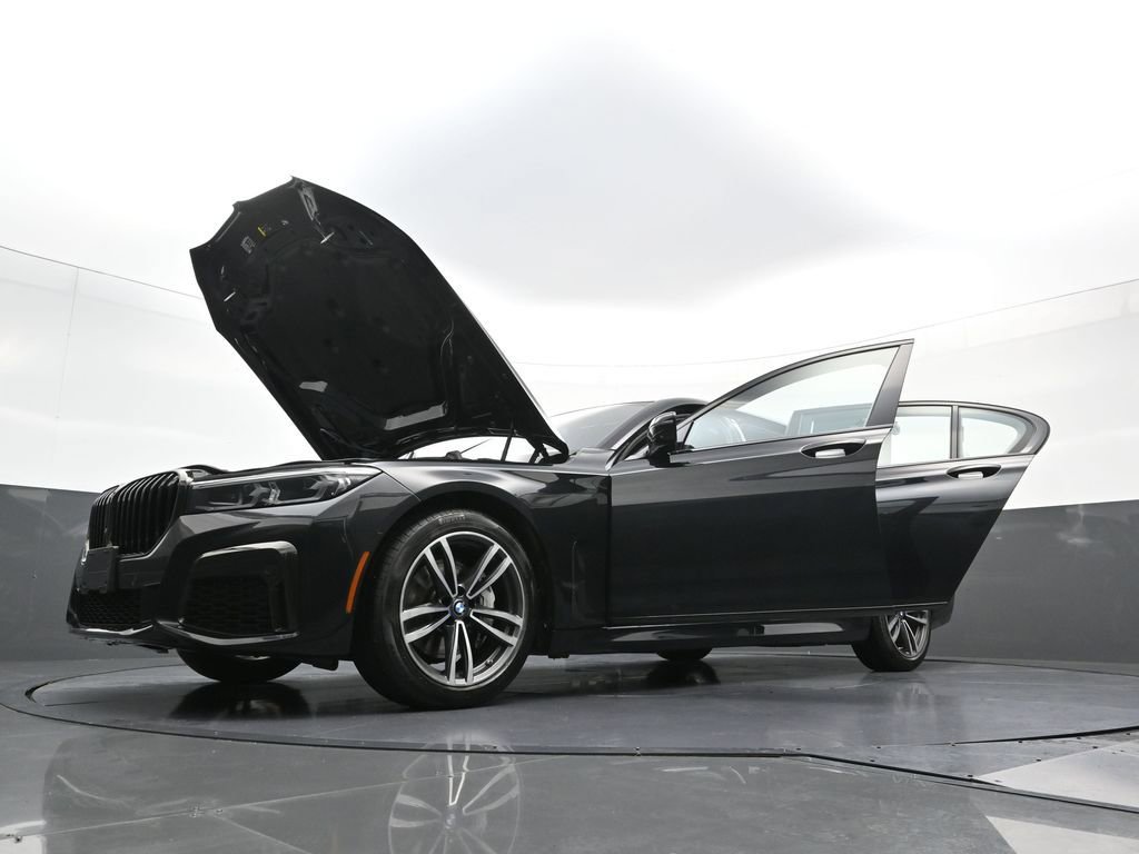 Used 2022 BMW 740i xDrive w/ M Sport Package image 41