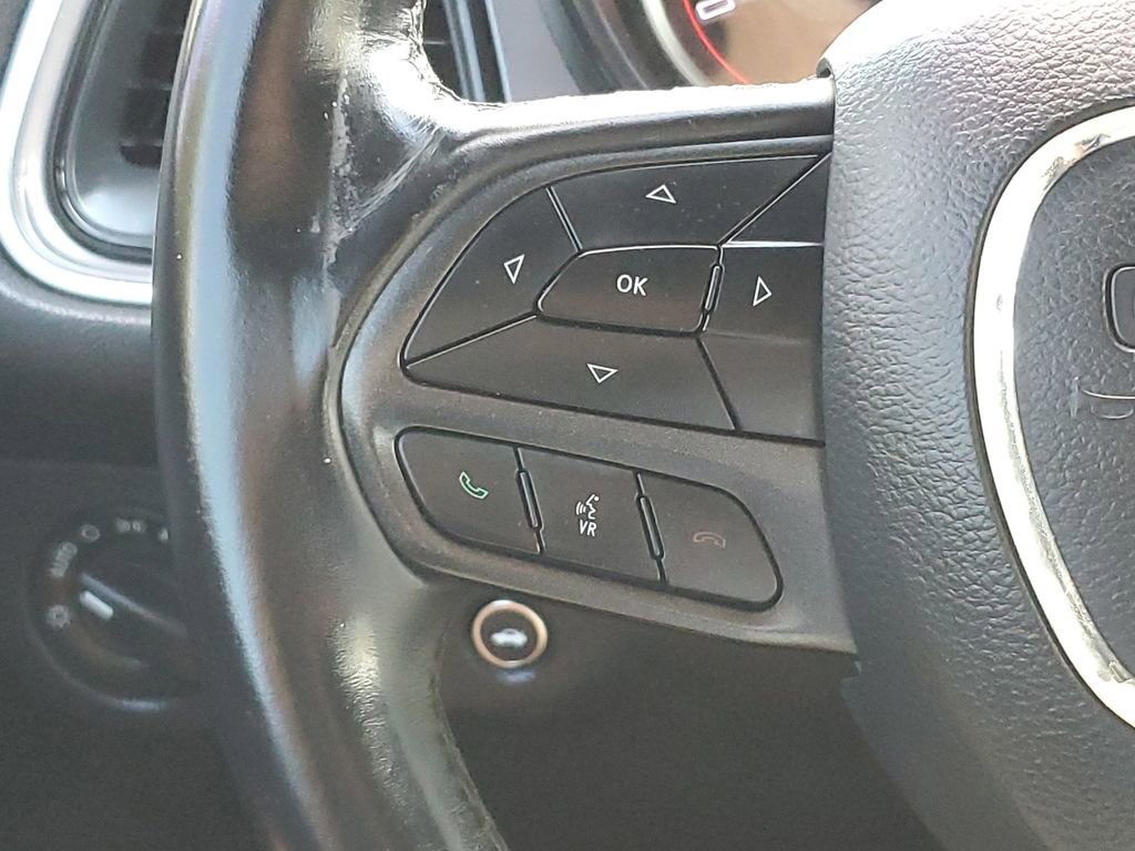 Used 2021 Dodge Challenger SXT image 33