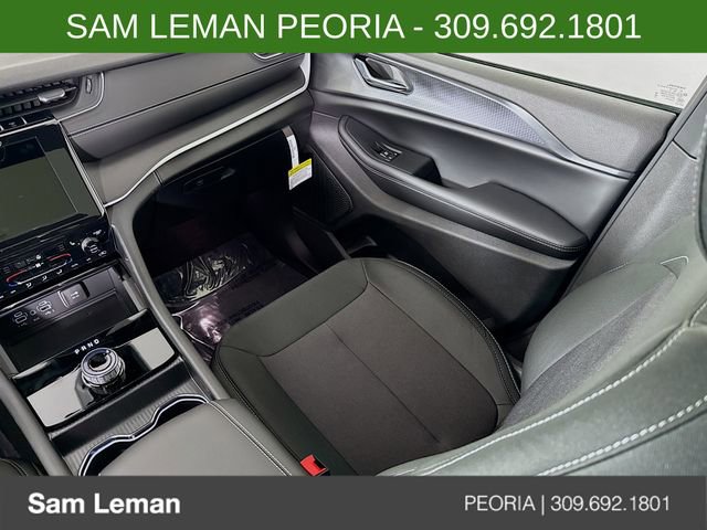 New 2025 Jeep Grand Cherokee Laredo w/ Luxury Tech Group I AWD/4WD image 23