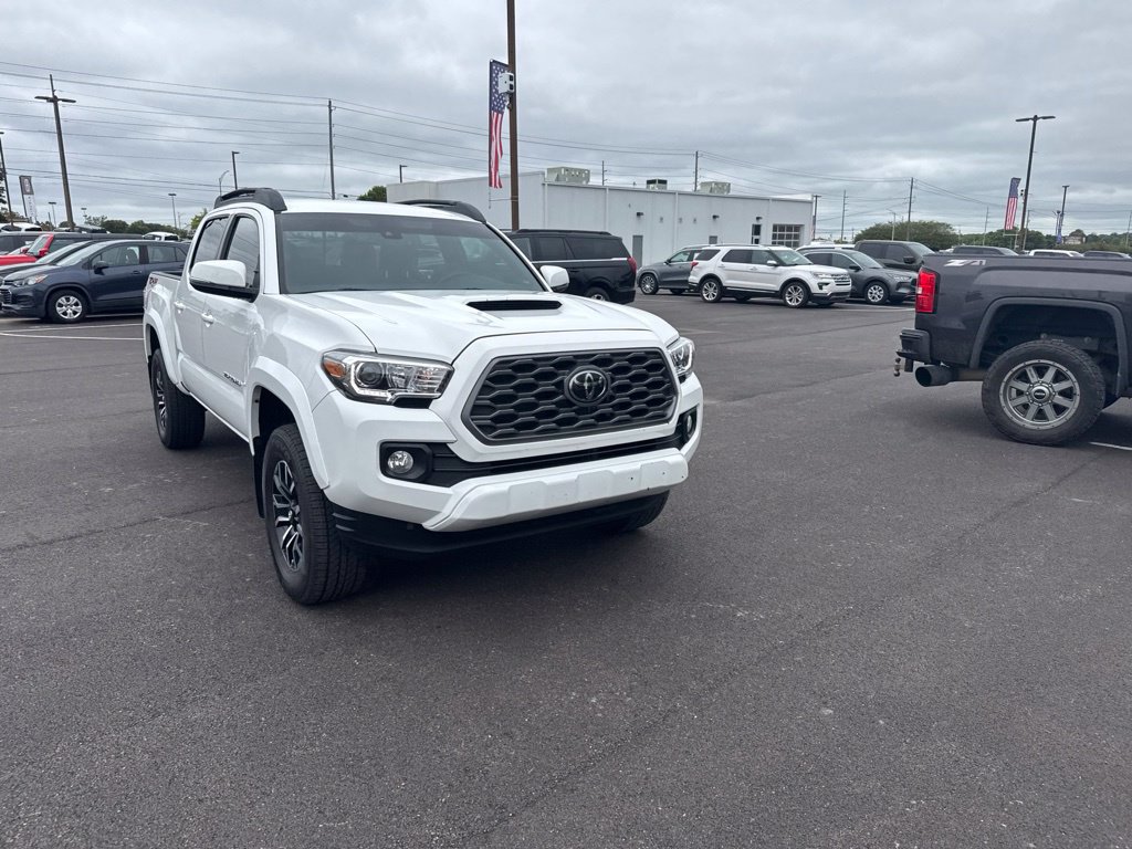 Used 2023 Toyota Tacoma TRD Sport w/ Technology Package AWD/4WD image 2