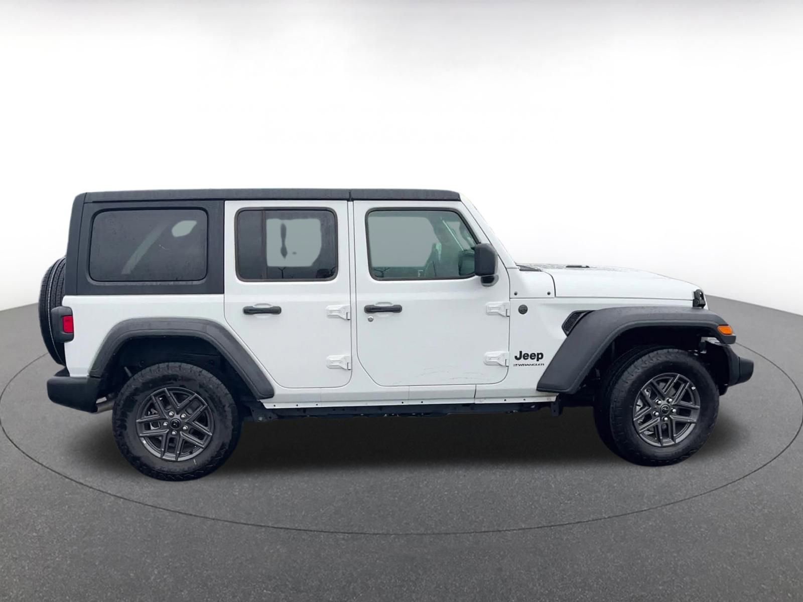 Used 2025 Jeep Wrangler Sport S image 16