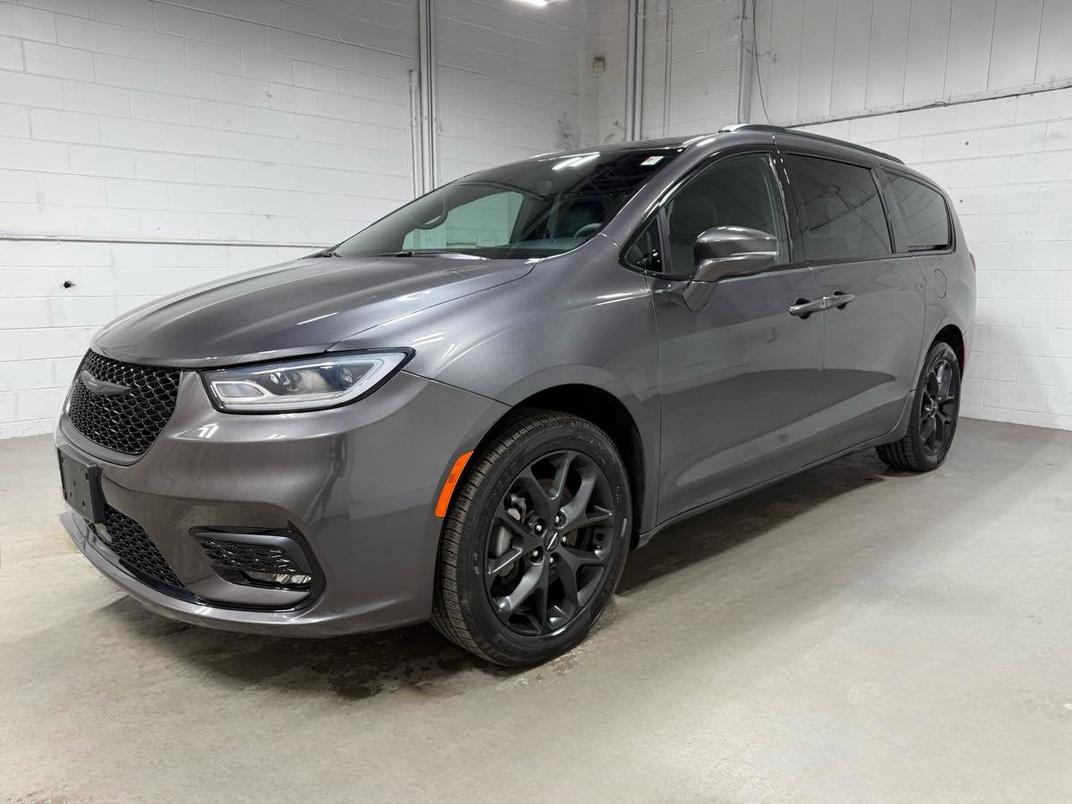 Used 2022 Chrysler Pacifica Touring-L w/ S Appearance Package