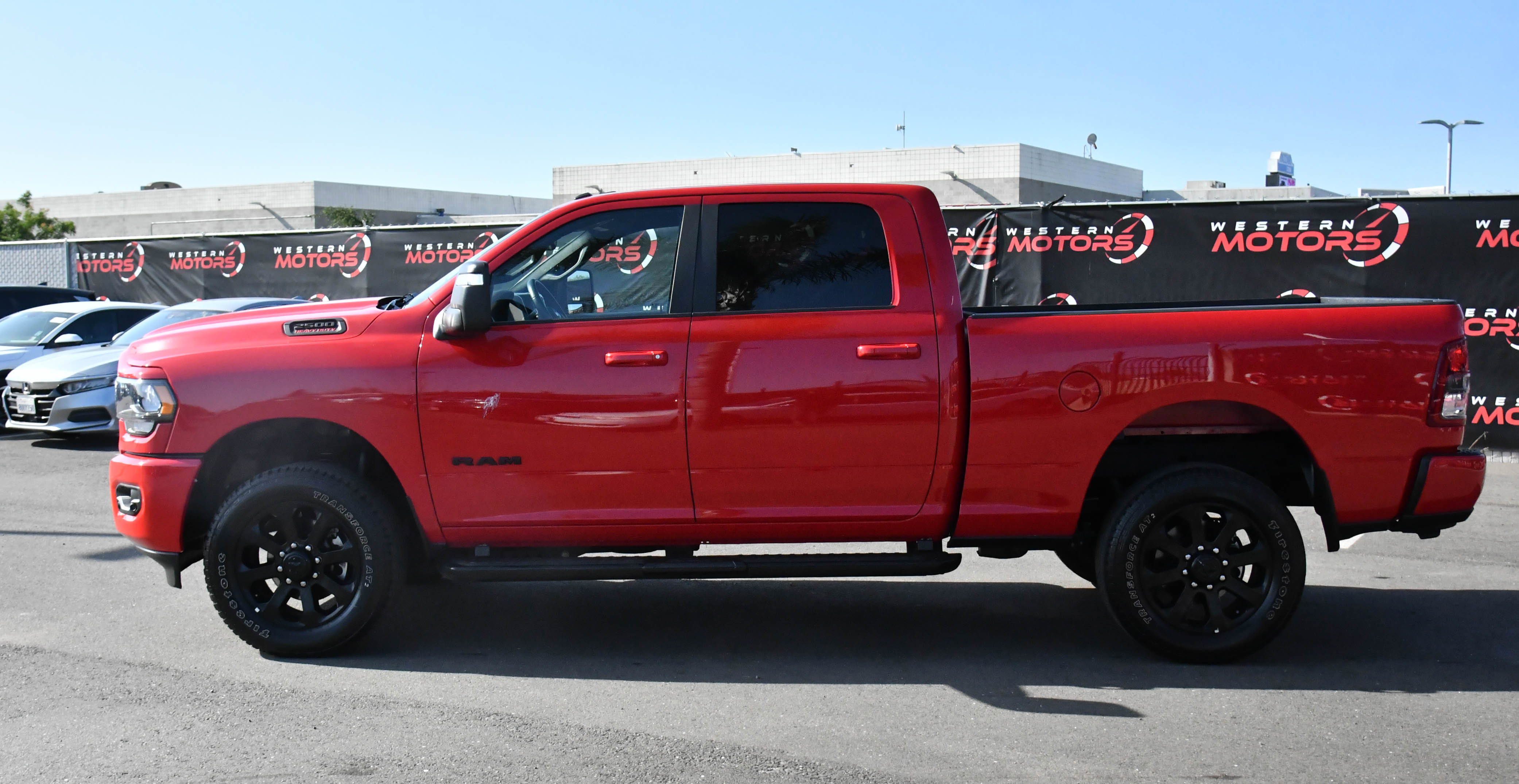 Used 2024 RAM 2500 Big Horn w/ Night Edition AWD/4WD image 4