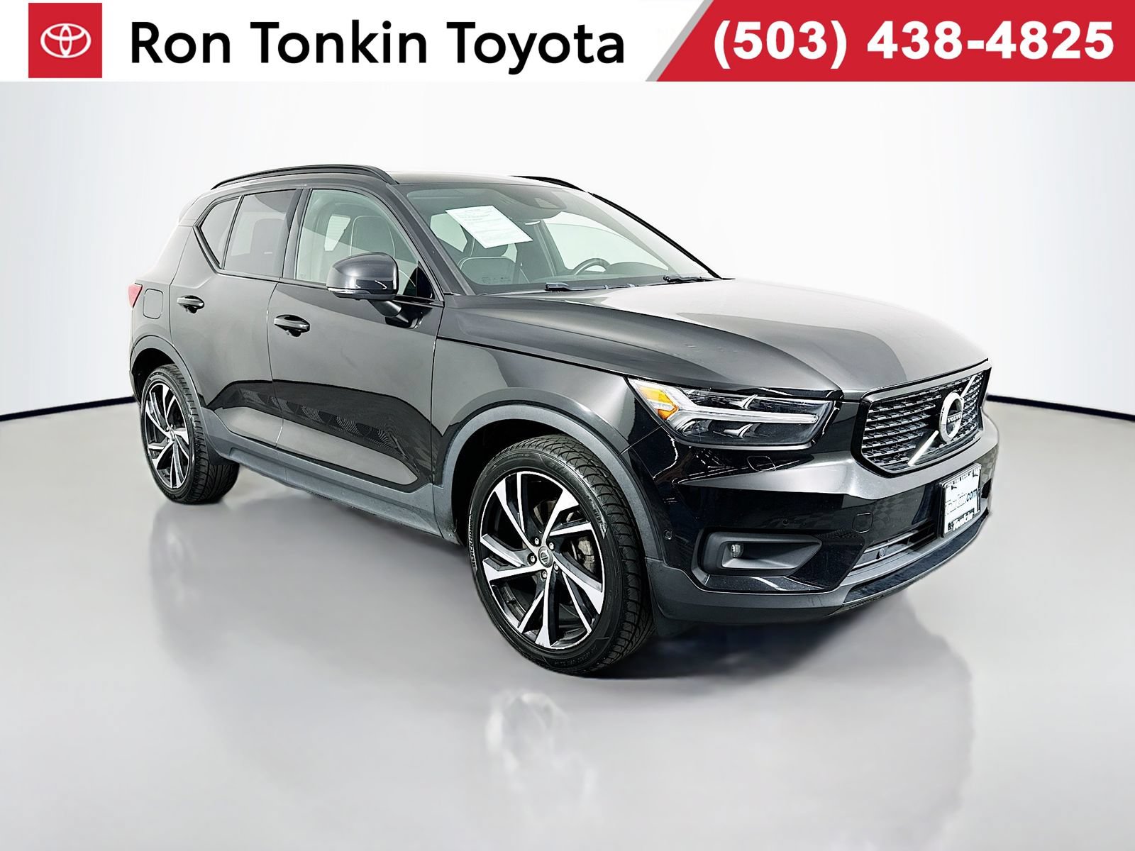 Used 2021 Volvo XC40 T5 R-Design w/ Advanced Package