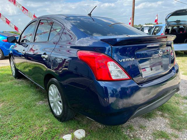 Used 2018 Nissan Versa SV FWD image 5