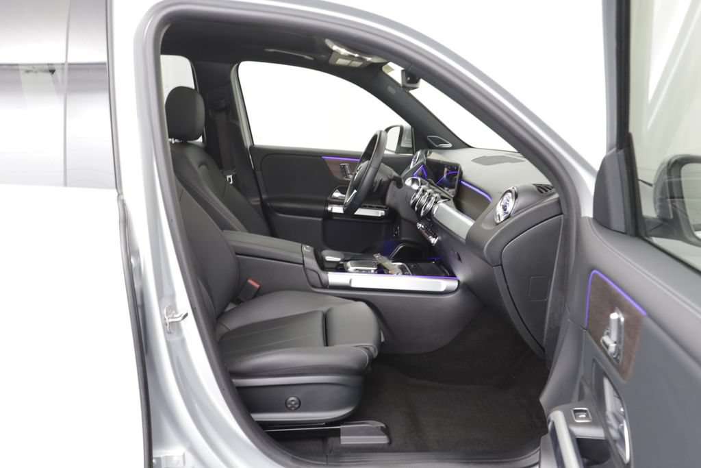Used 2023 Mercedes-Benz EQB 300 4MATIC w/ Pinnacle Package image 20