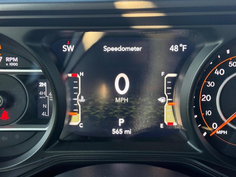 Used 2025 Jeep Wrangler Unlimited Rubicon AWD/4WD image 24