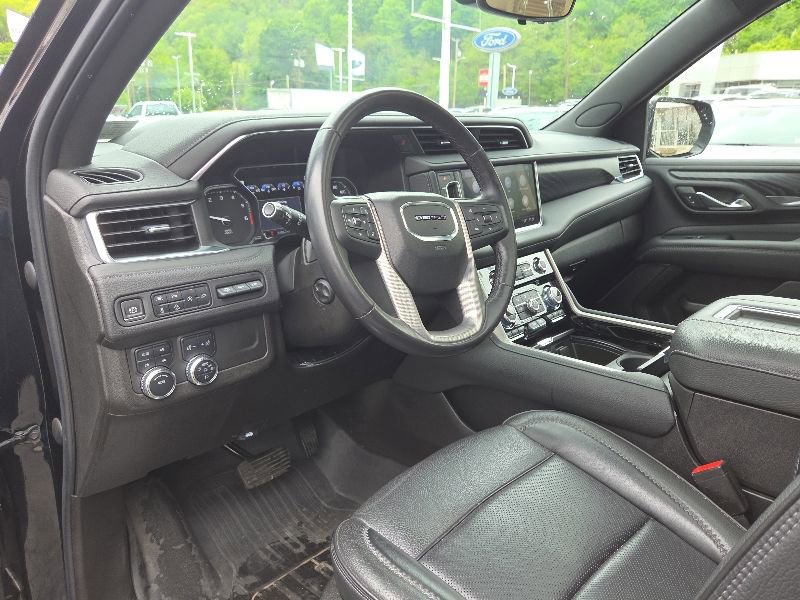 Used 2021 GMC Yukon Denali w/ Denali Premium Package AWD/4WD image 23