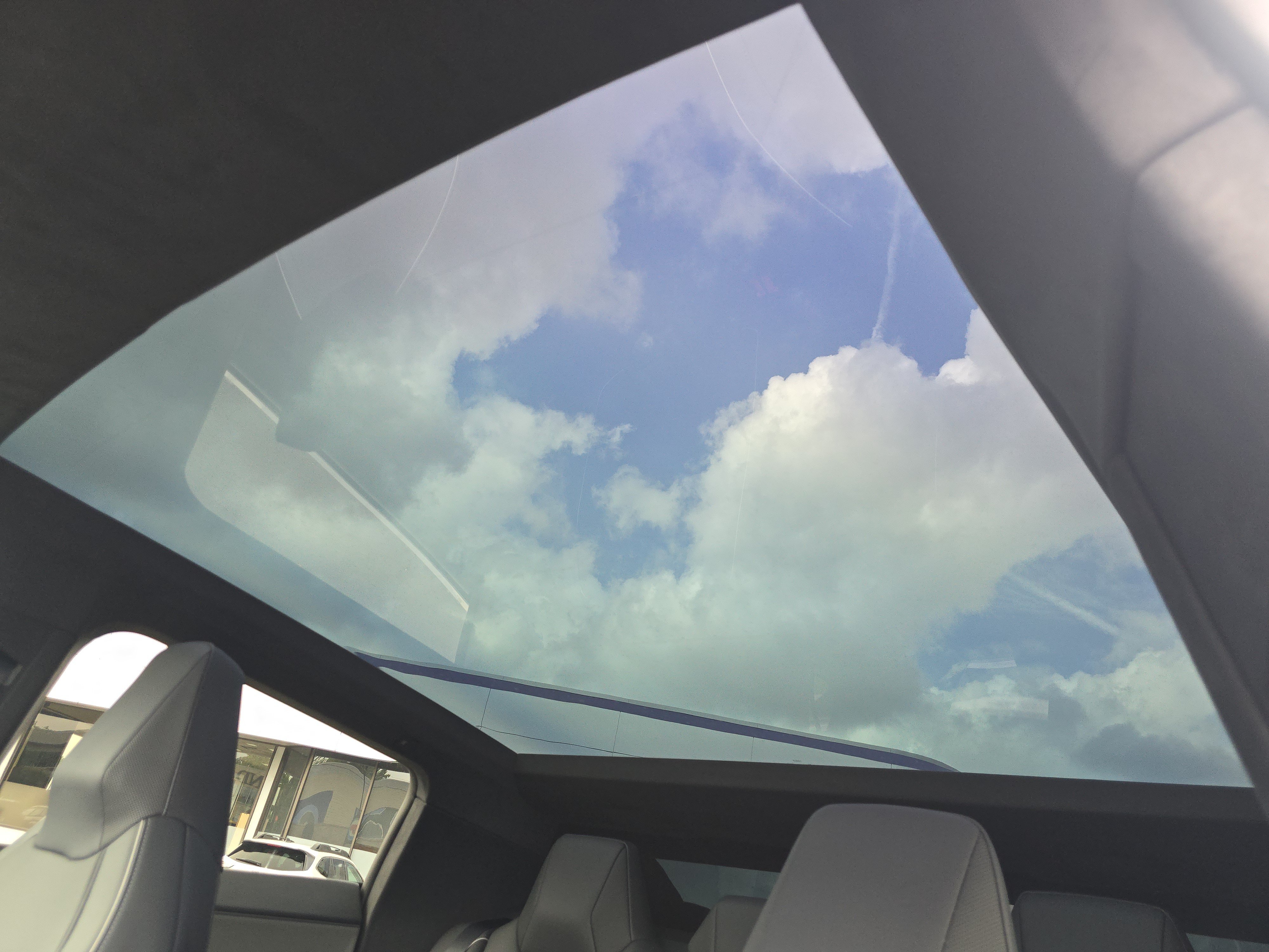 Used 2024 Tesla Cybertruck AWD Crew Cab image 9
