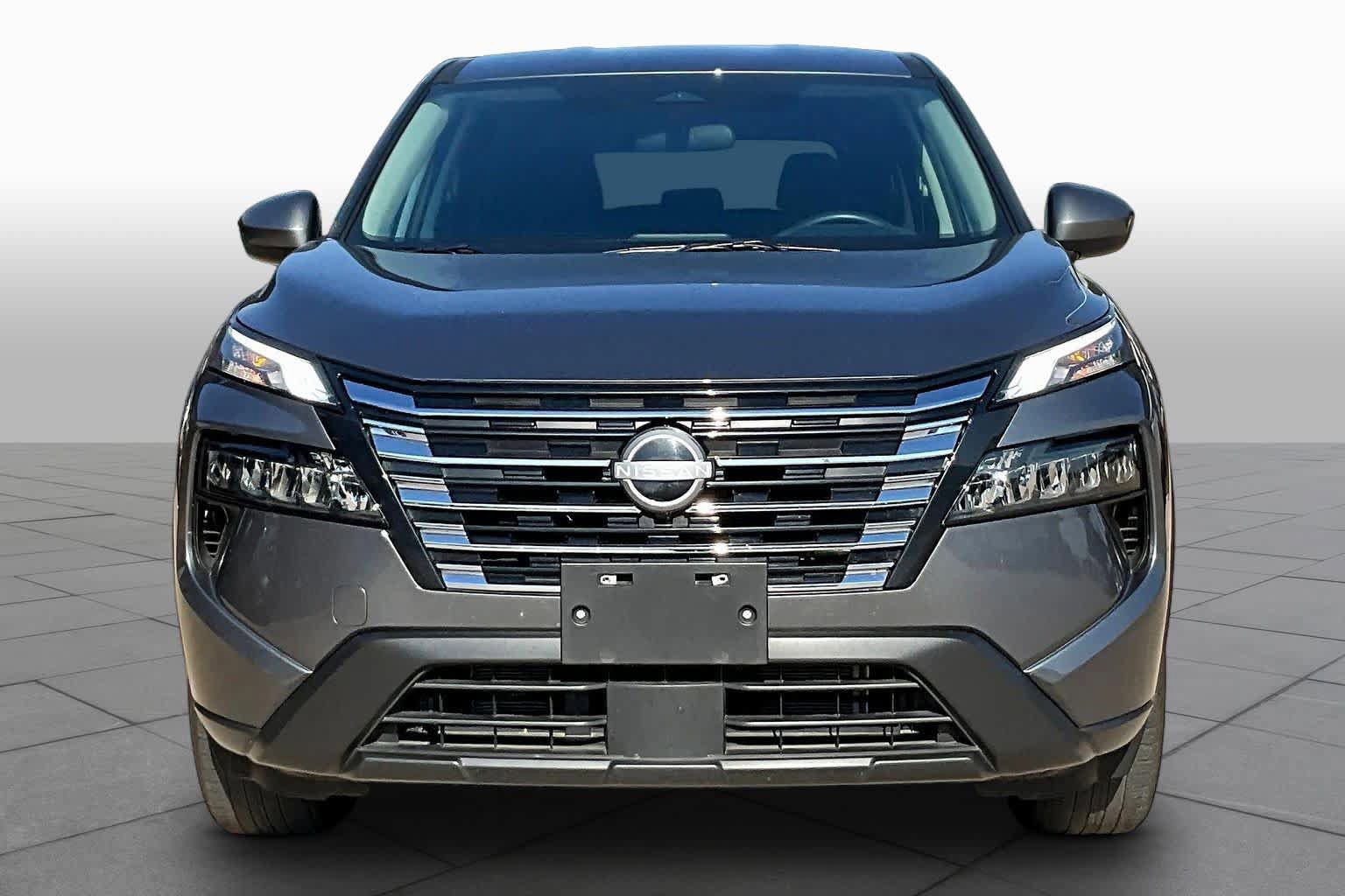 Used 2025 Nissan Rogue SV AWD/4WD image 3