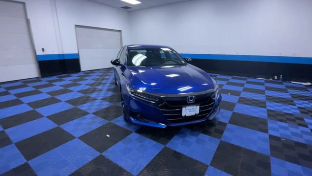 Used 2022 Honda Accord Sport image 3