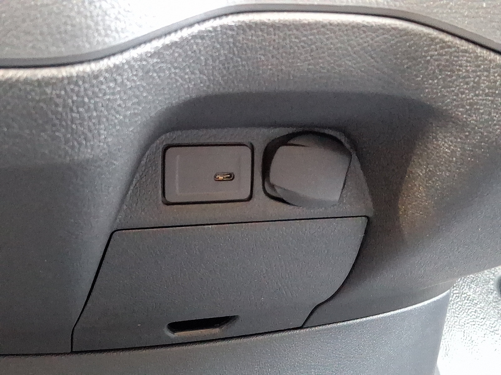 Used 2025 Mercedes-Benz Sprinter 2500 image 23