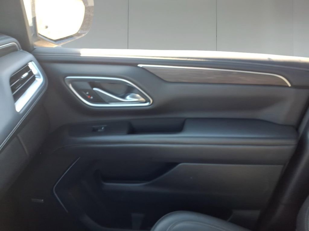 Used 2024 Chevrolet Suburban LT AWD/4WD image 24