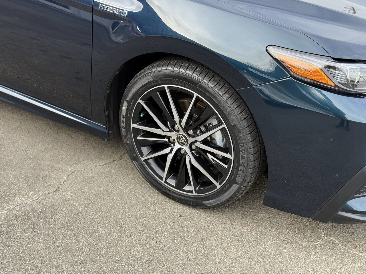 Used 2021 Toyota Camry SE image 10