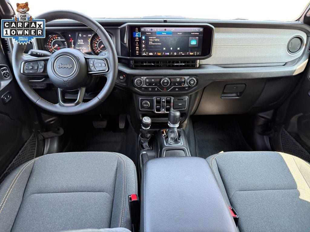 Used 2025 Jeep Gladiator Sport AWD/4WD image 11