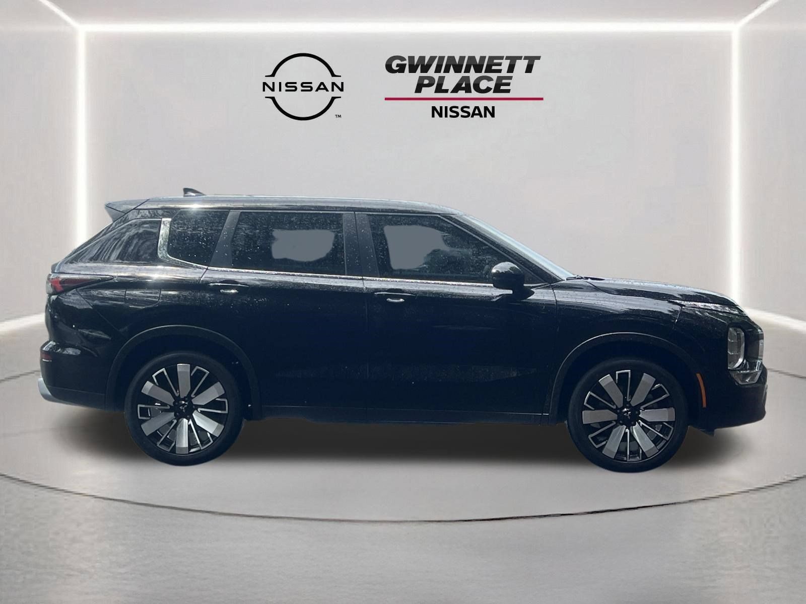 Used 2025 Mitsubishi Outlander SE FWD image 23