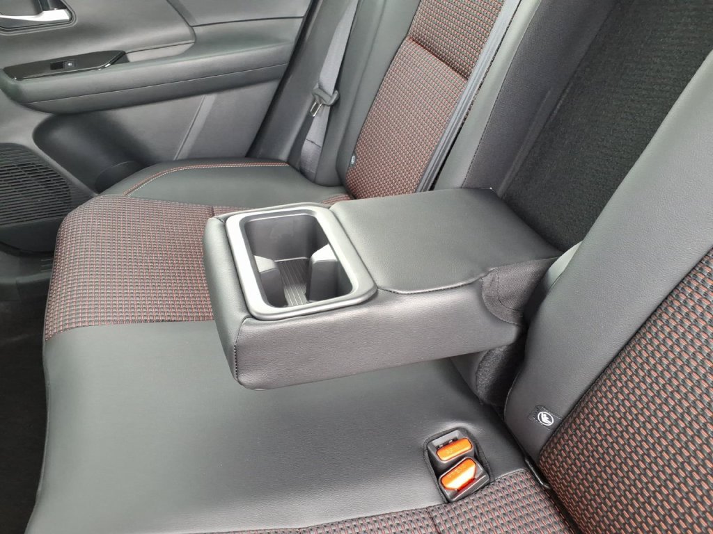 New 2027 Nissan Kicks SR AWD/4WD image 38