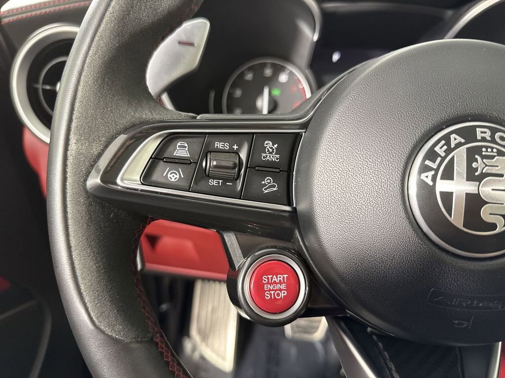 Used 2020 Alfa Romeo Stelvio Quadrifoglio image 37