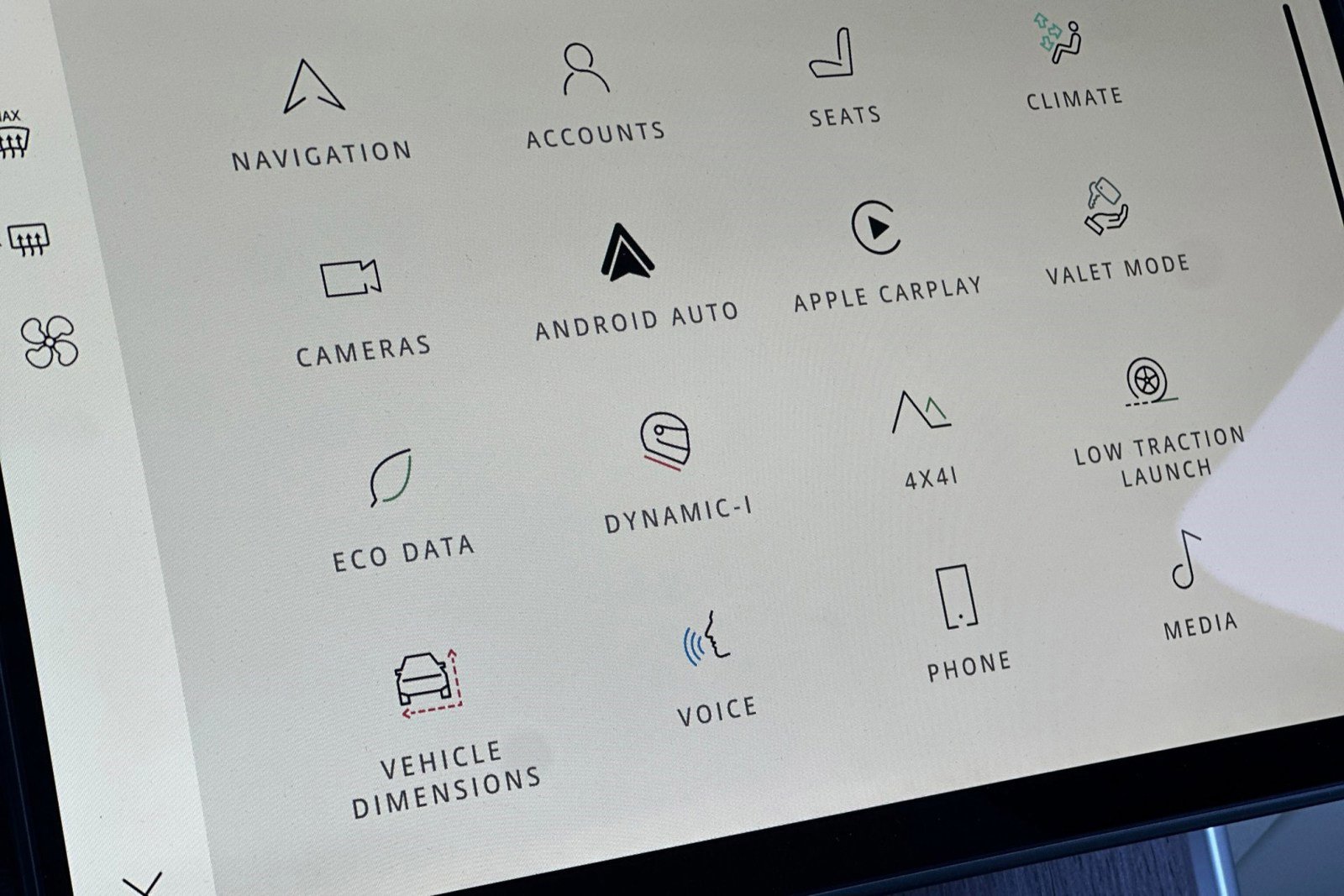 New 2026 Land Rover Range Rover SE image 20