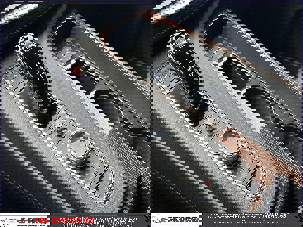 Used 2023 Cadillac Escalade Luxury w/ LPO, Illumination Package image 34