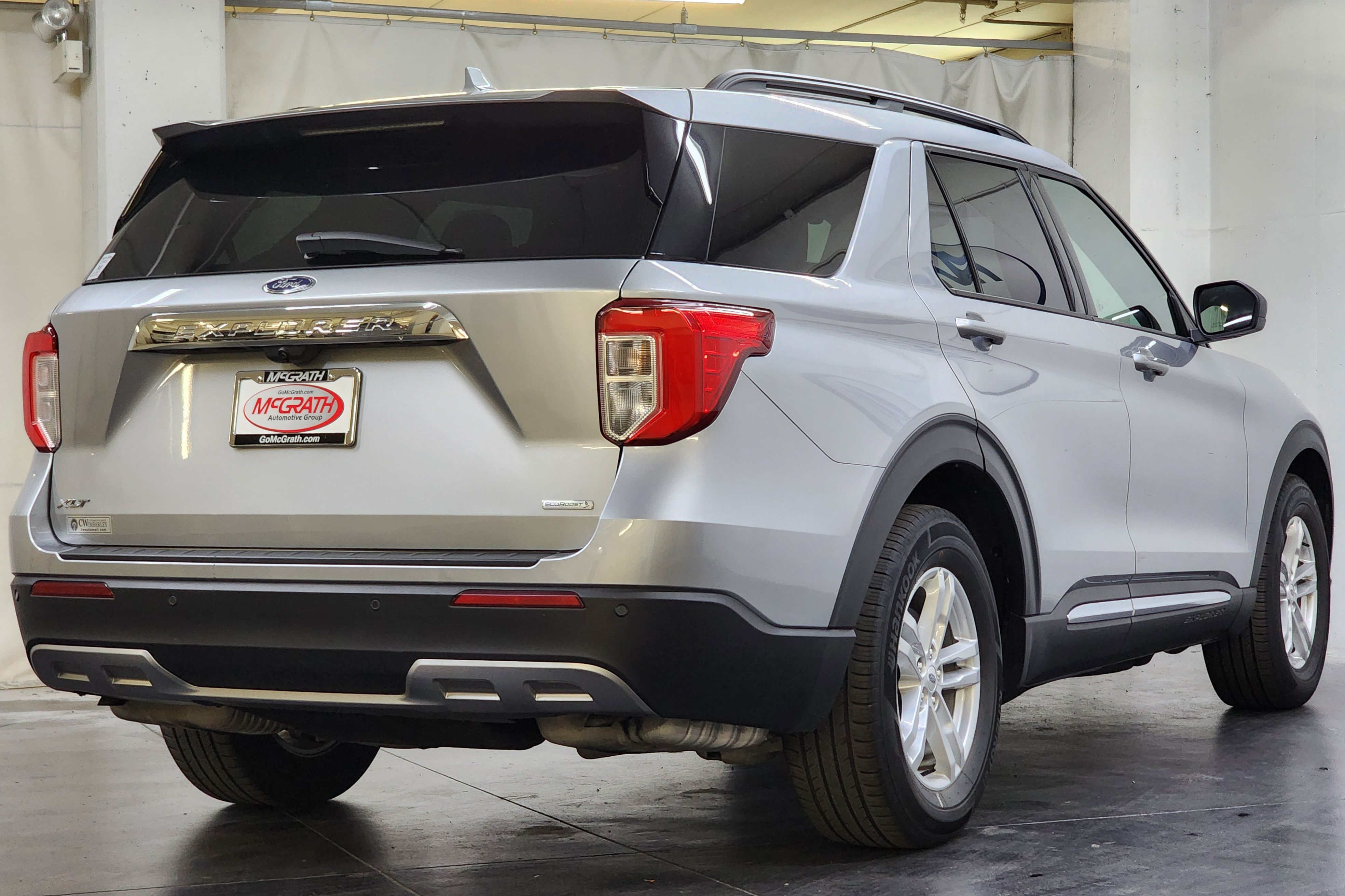 Used 2020 Ford Explorer XLT w/ Equipment Group 202A RWD image 5