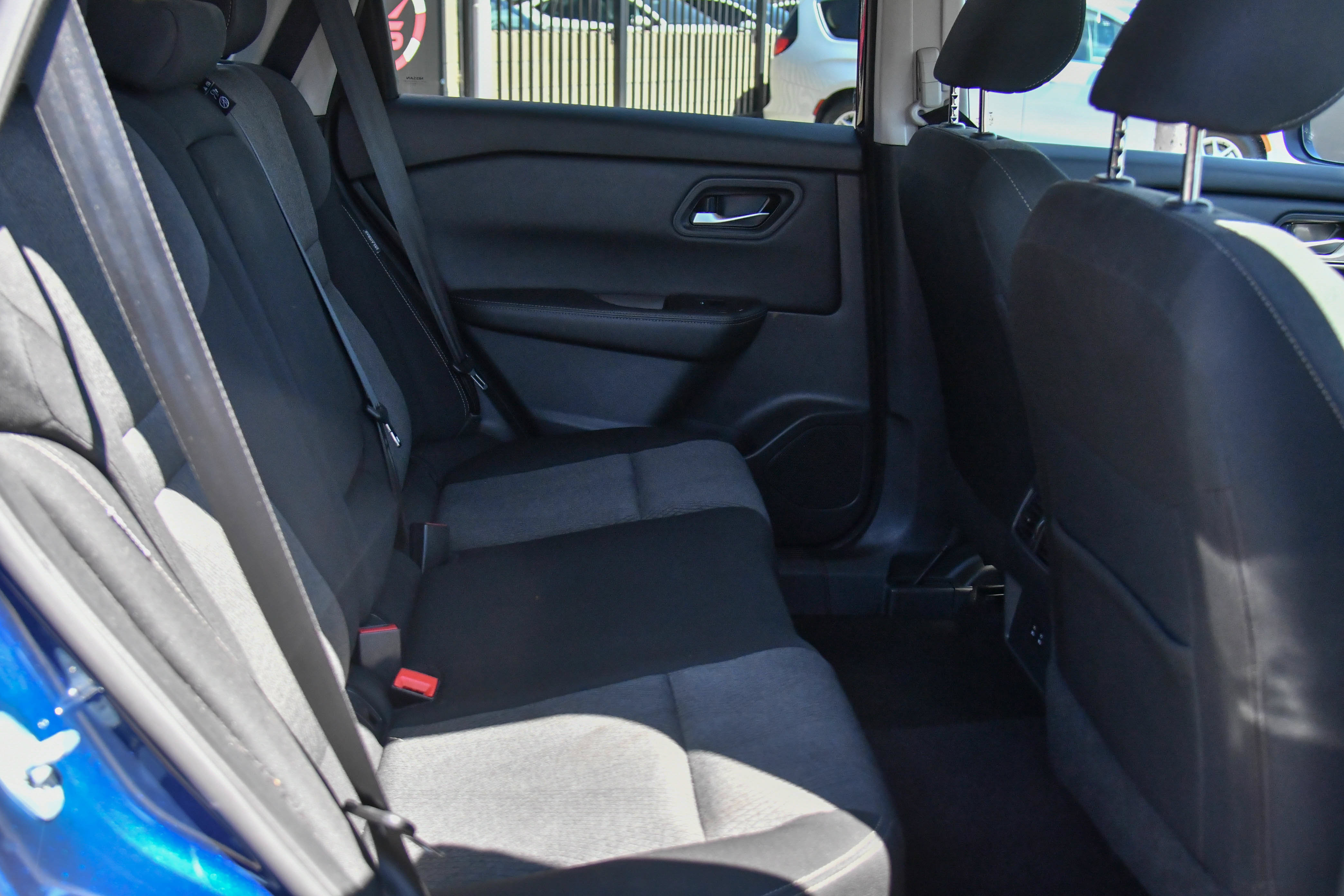 Used 2025 Nissan Rogue SV FWD image 42