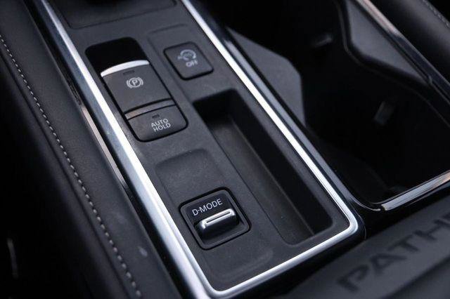 Used 2025 Nissan Pathfinder SL w/ SL Premium Package image 22