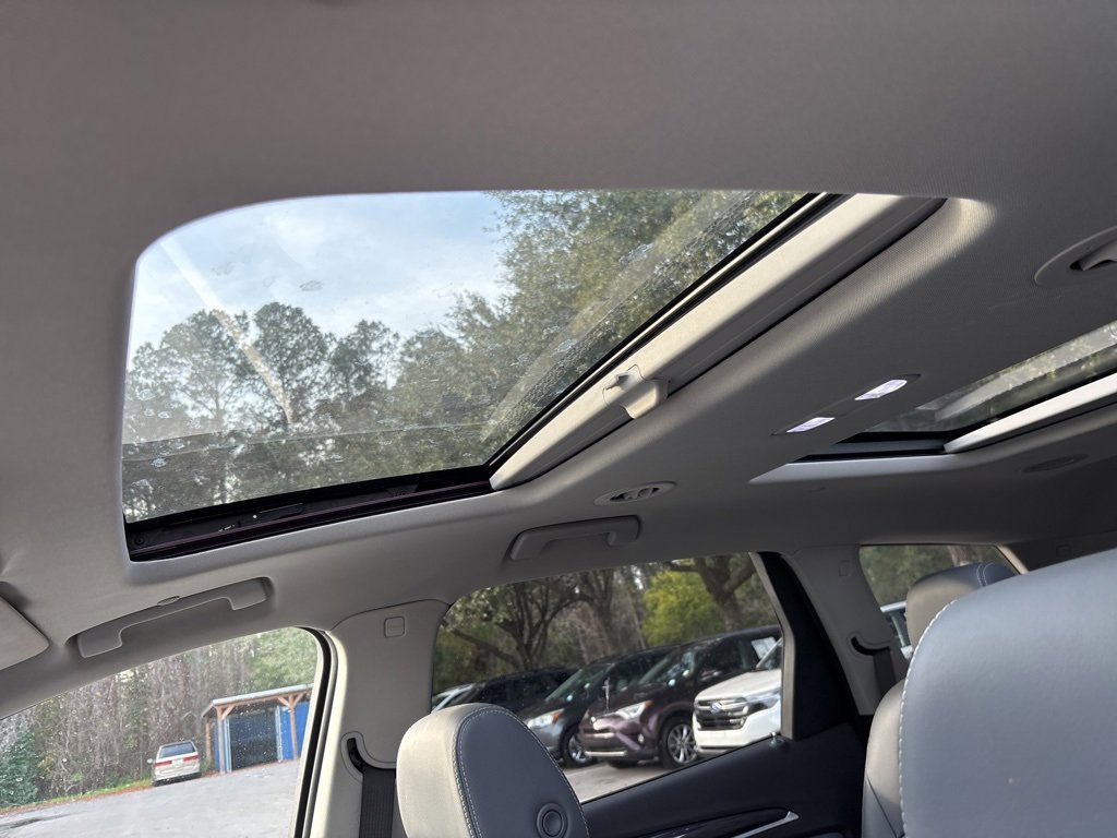 Used 2019 Buick Enclave Essence image 3