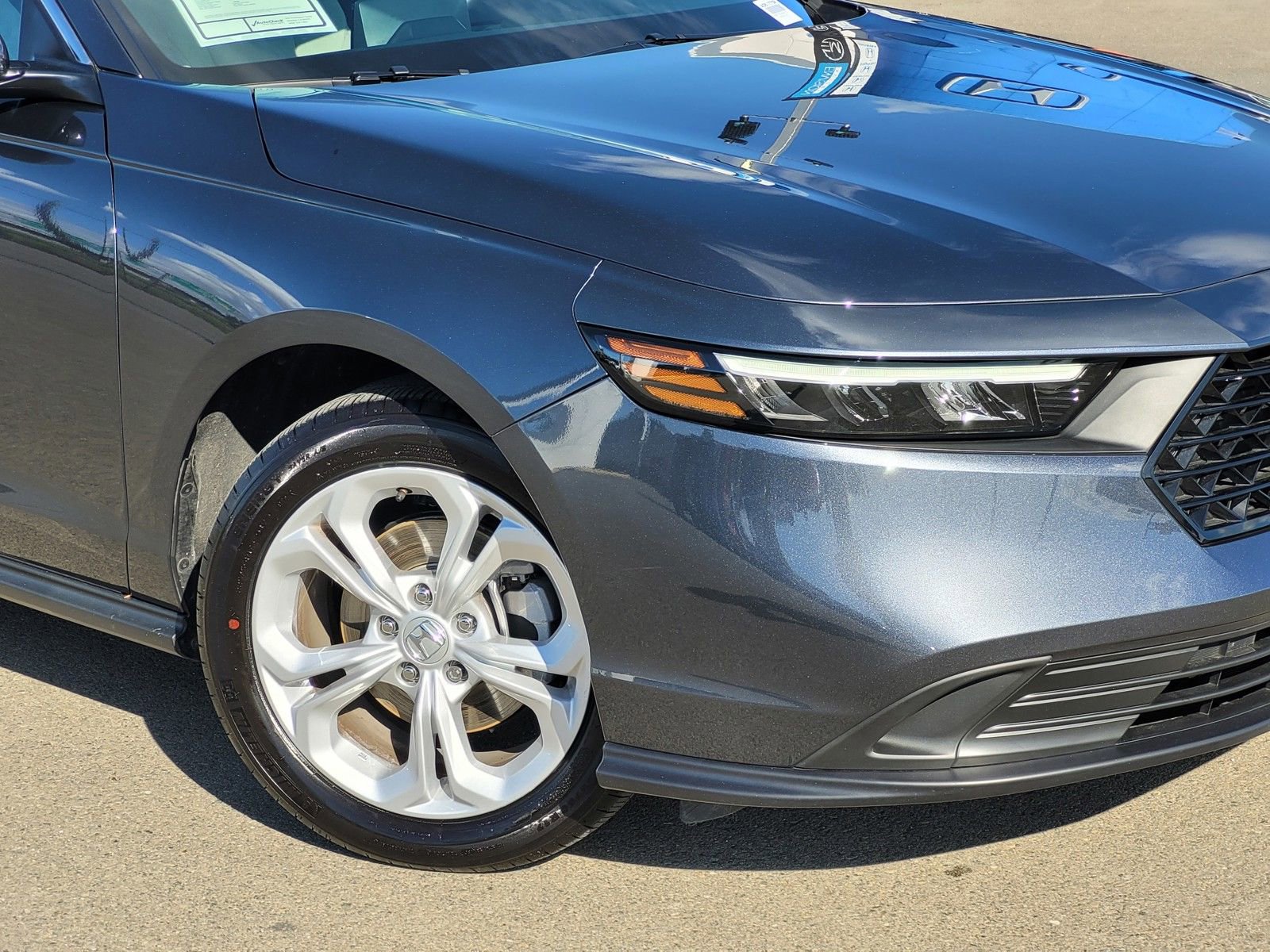 Certified 2025 Honda Accord LX image 3