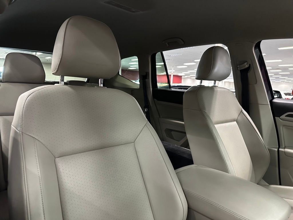 Used 2018 Volkswagen Atlas SE w/ R-Line Package FWD image 32