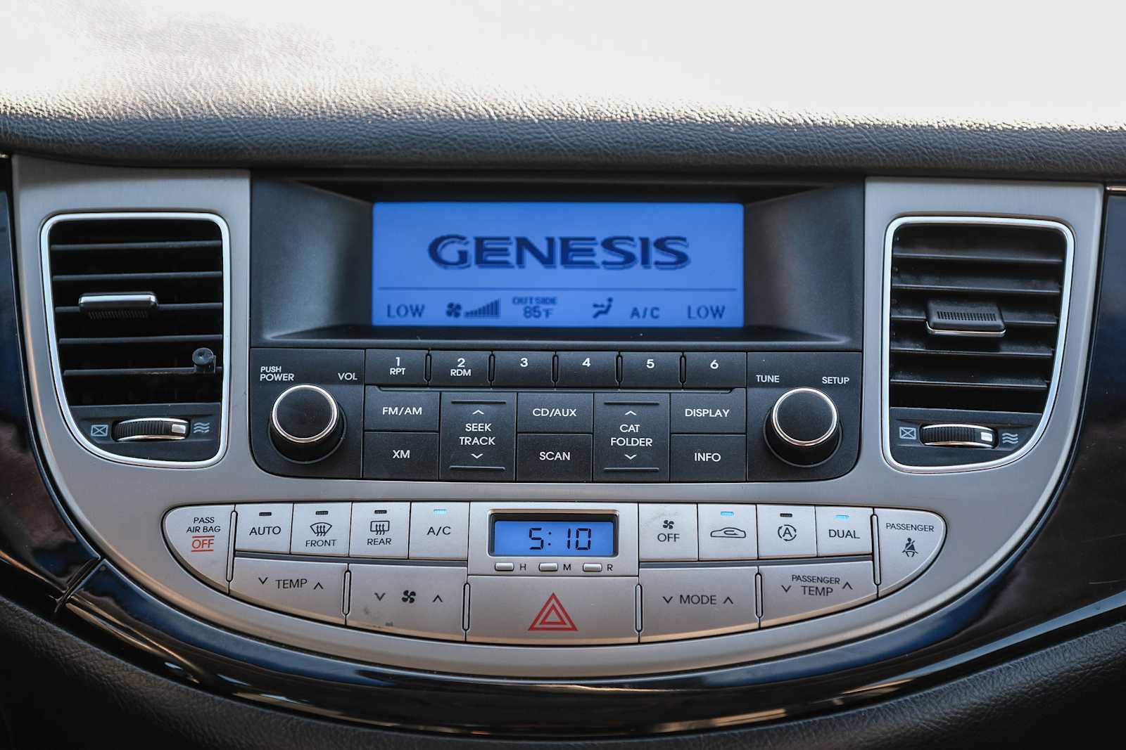 Used 2013 Hyundai Genesis 3.8 RWD image 15