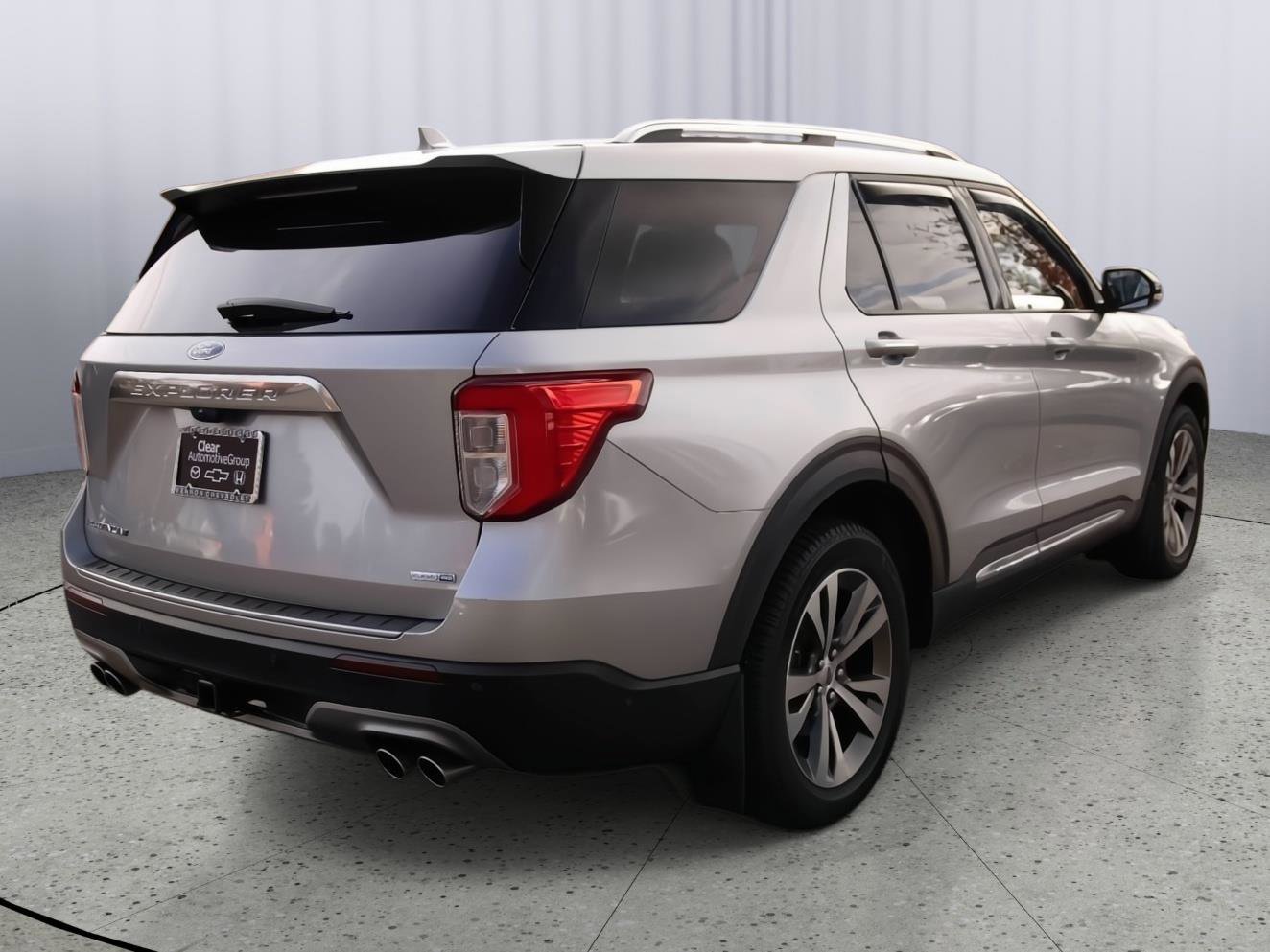 Used 2020 Ford Explorer Platinum w/ Premium Technology Package image 31