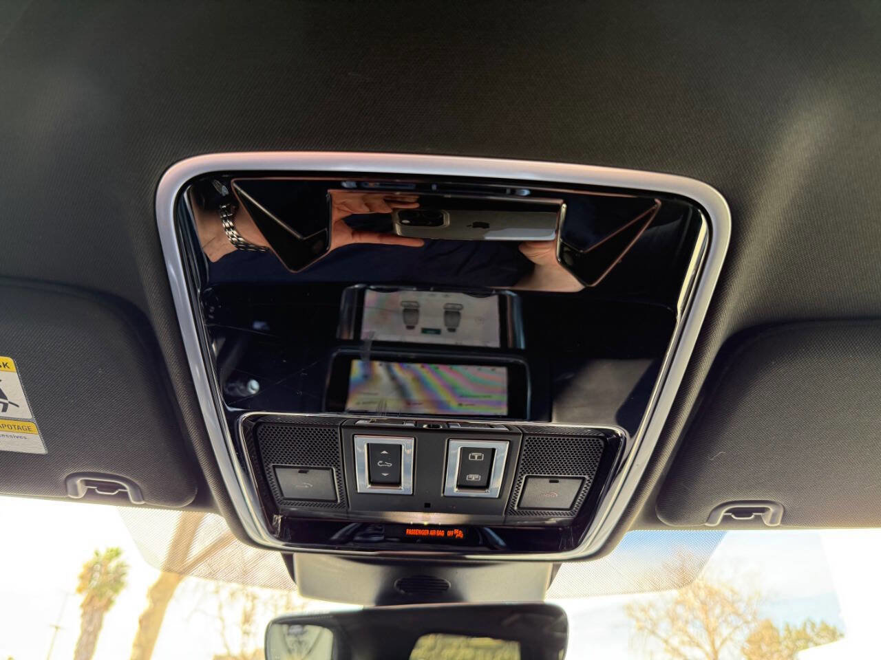 Used 2018 Land Rover Range Rover Sport HSE image 44