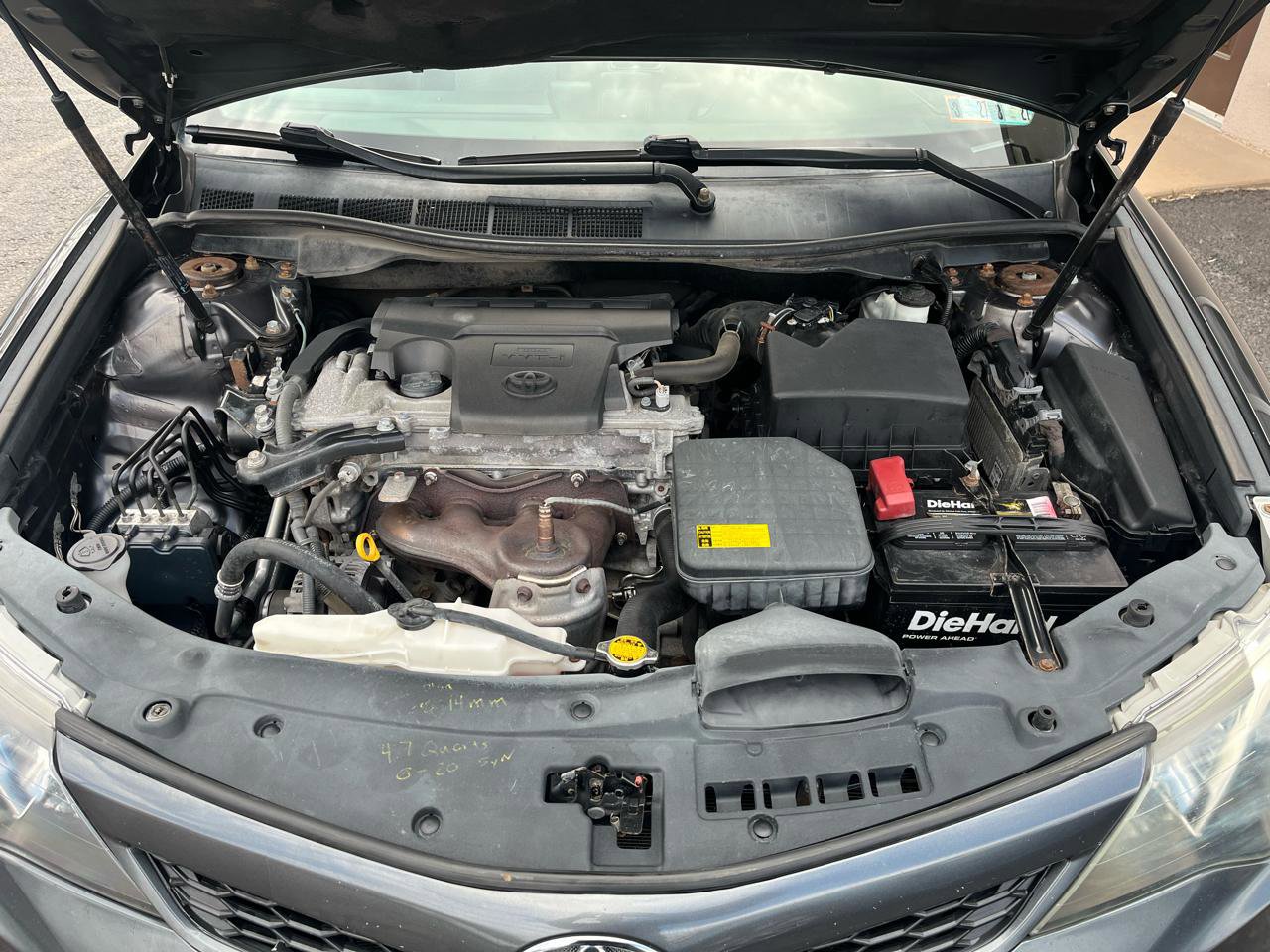 Used 2012 Toyota Camry SE FWD image 11