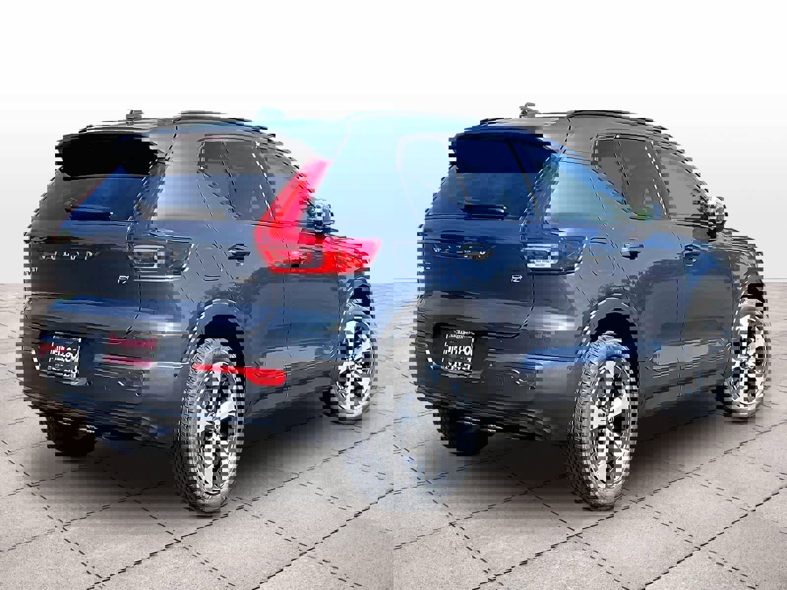 New 2026 Volvo XC40 B4 Plus w/ Protection Package Premier image 4