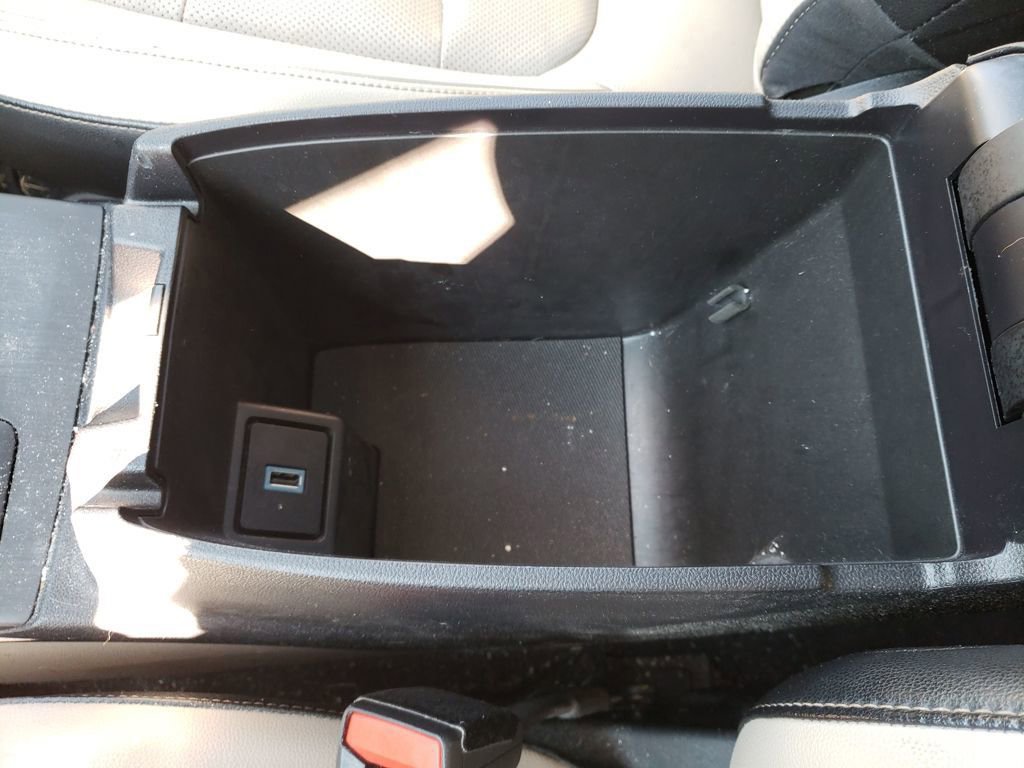 Used 2020 Ford Escape Titanium image 25