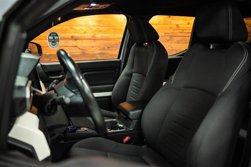 Used 2024 Toyota Tacoma TRD Off-Road image 9