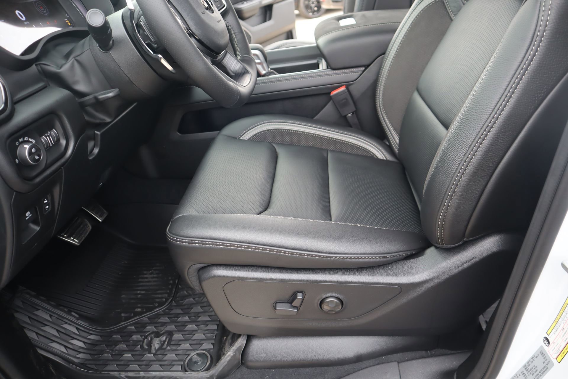 New 2026 RAM 1500 RHO AWD/4WD image 13