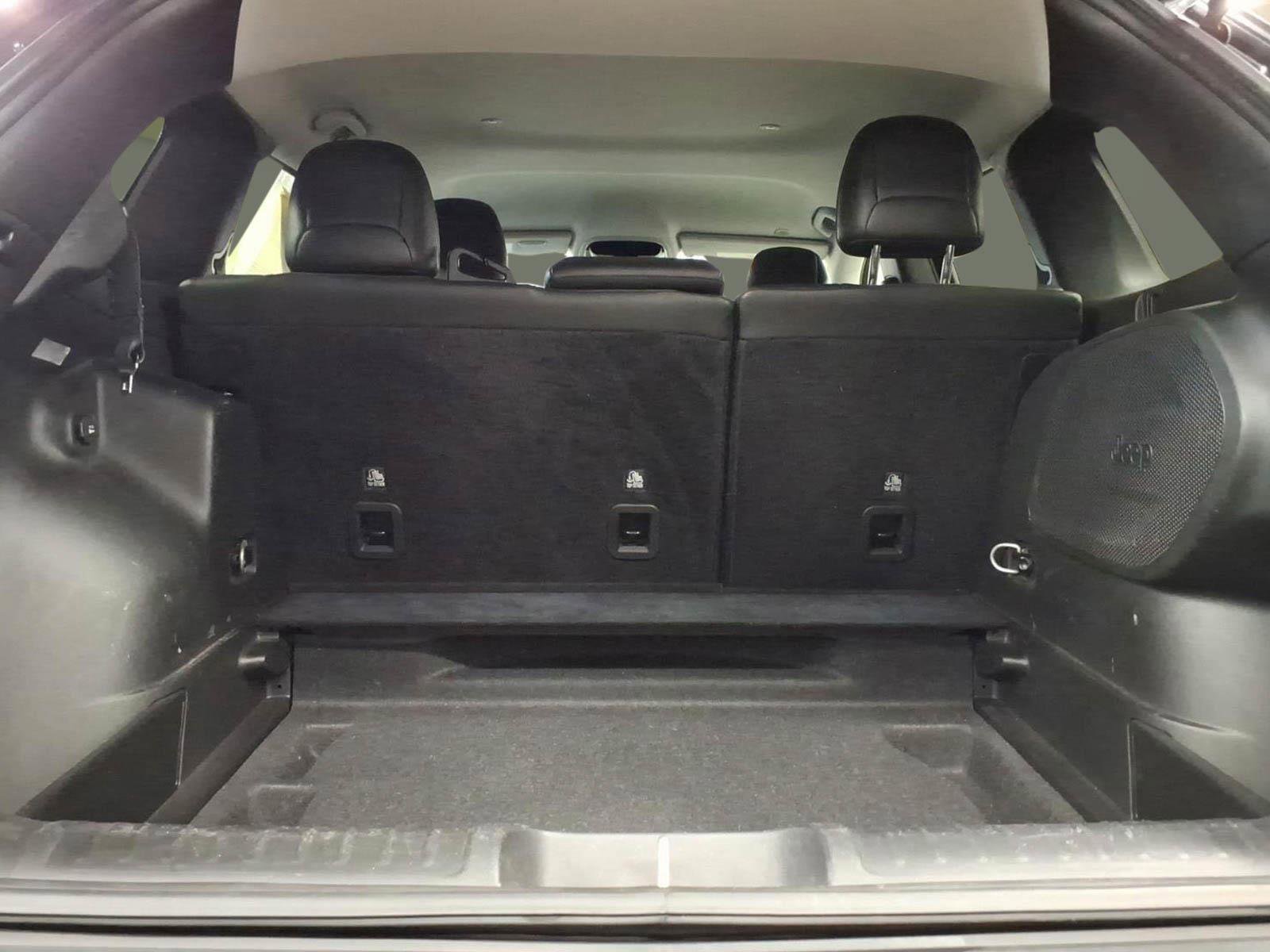 Used 2019 Jeep Cherokee Limited image 5