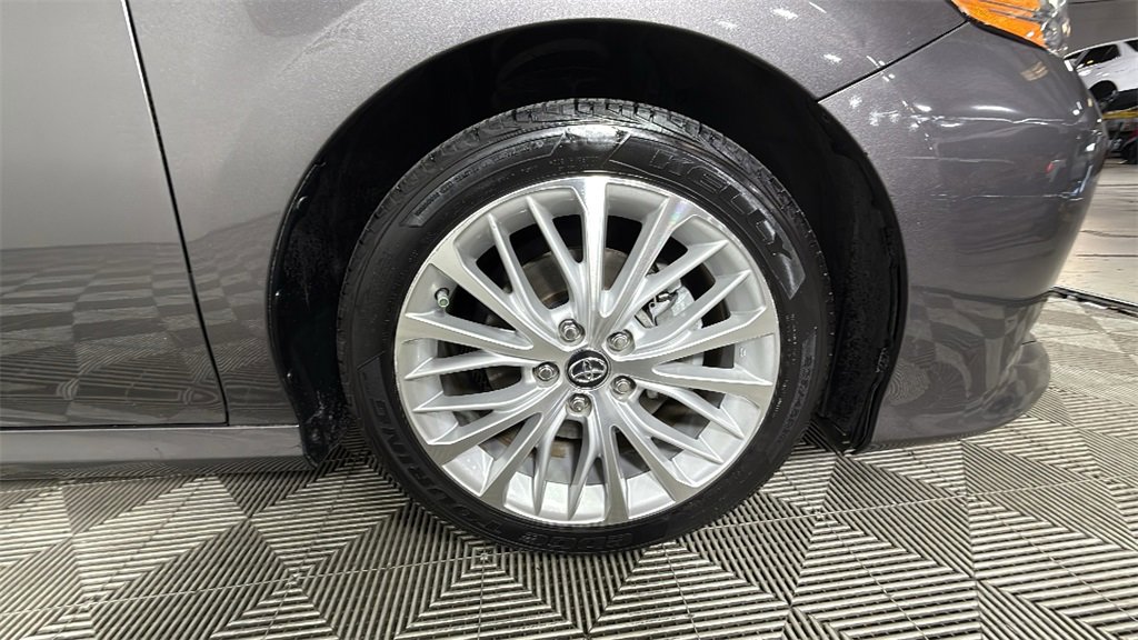 Used 2019 Toyota Camry XLE image 36
