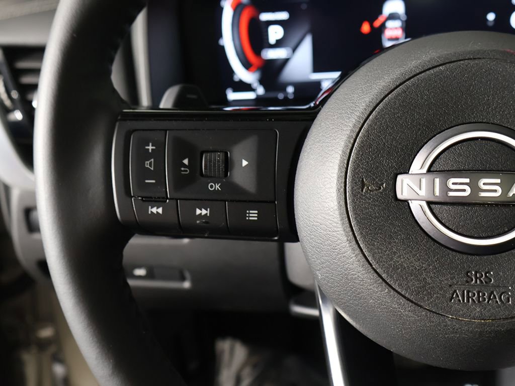 Used 2023 Nissan Rogue Platinum image 39