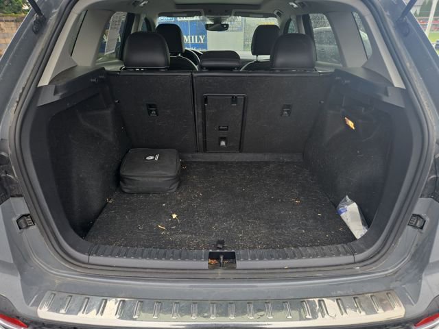 Used 2023 Volkswagen Taos SEL image 12