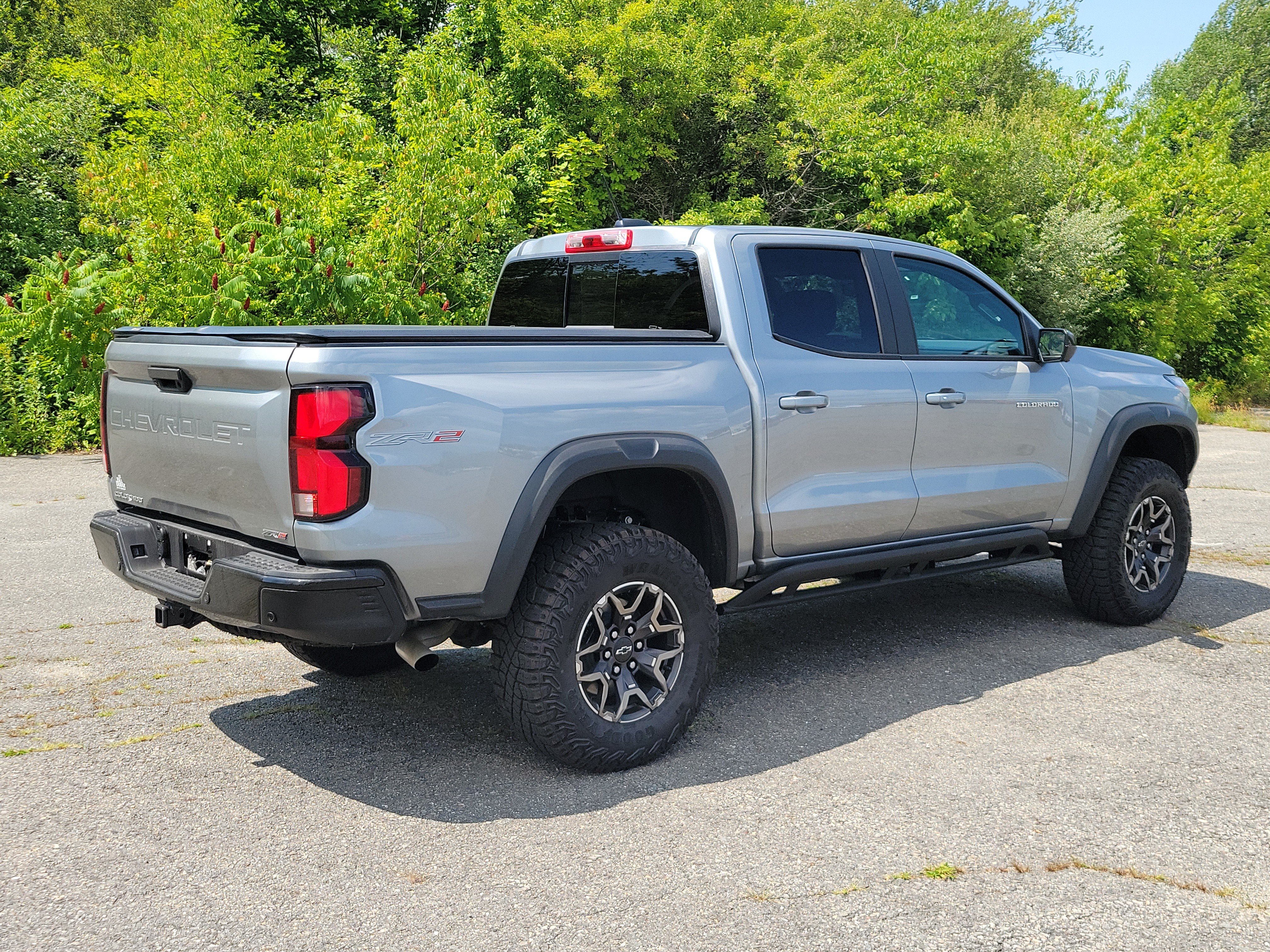 Used 2026 Chevrolet Colorado ZR2 w/ Technology Package AWD/4WD image 5