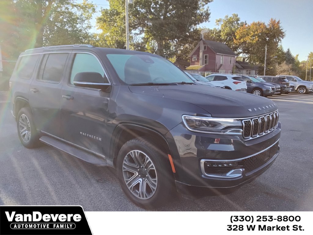 Used 2023 Jeep Wagoneer 4WD w/ Premium Group I image 1