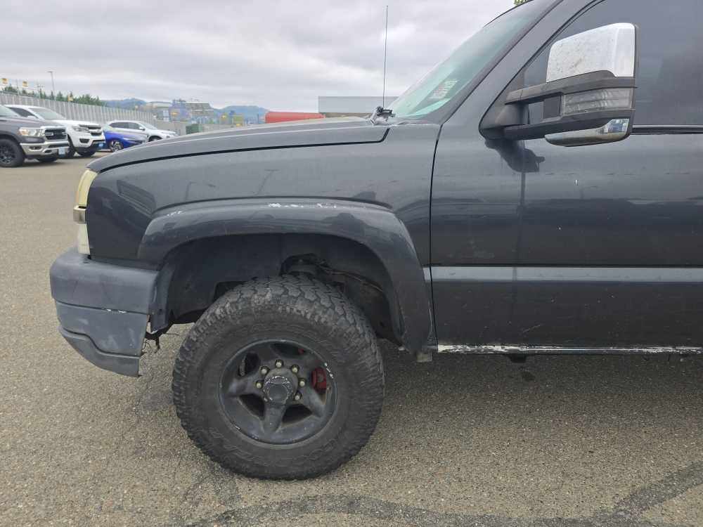 Used 2003 Chevrolet Silverado 2500 LS AWD/4WD image 13